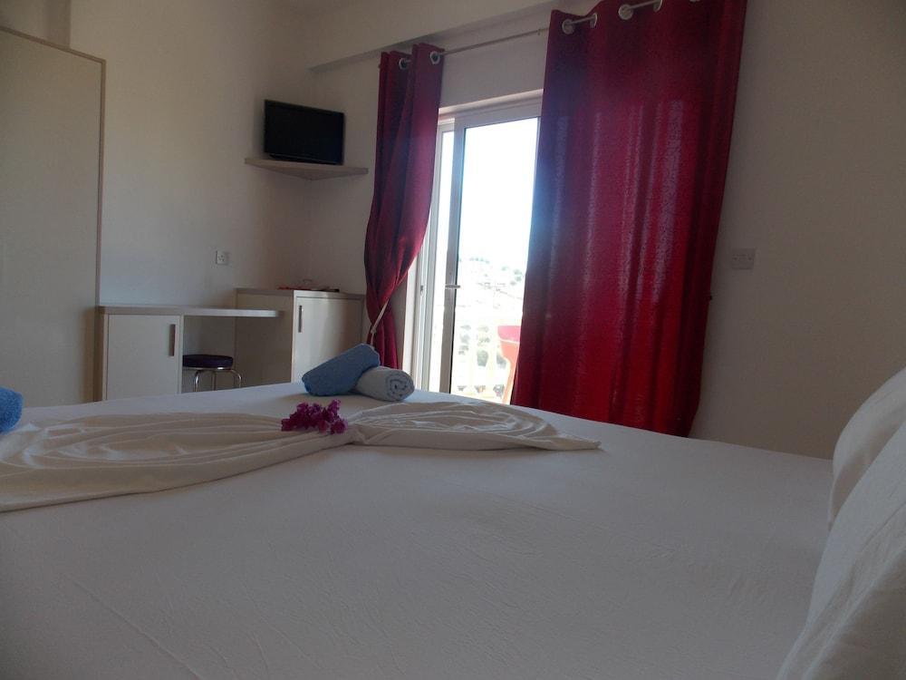 Mucobega Hotel Sarande Exterior photo
