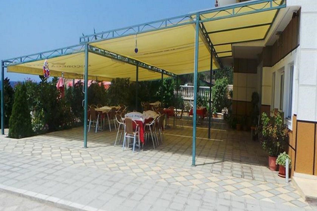 Mucobega Hotel Sarande Exterior photo