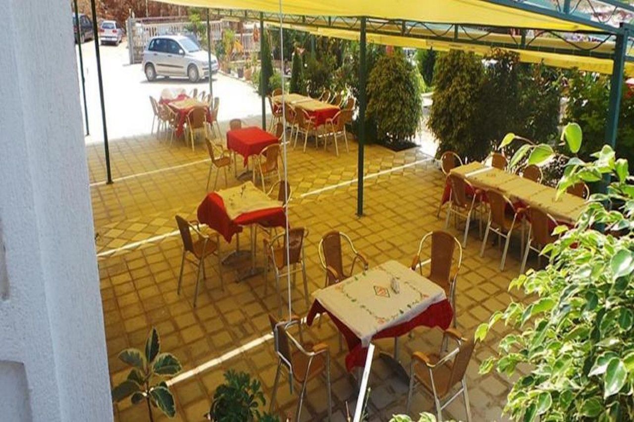 Mucobega Hotel Sarande Exterior photo